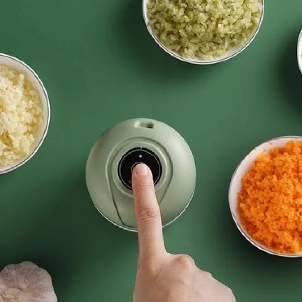 Mini Processador USB 250ML Elétrico de Alimentos Multicolorido Portátil Com 3 Lâminas De Aço Inox Bivolt - Imagem 6